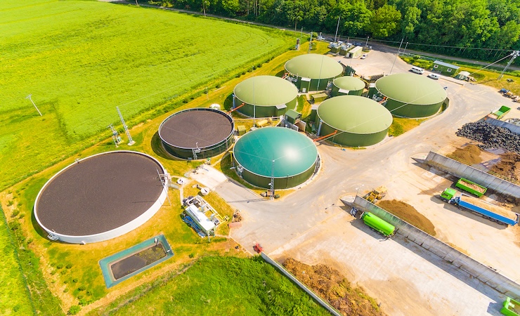 Vue aérienne d'installations énergétique du biogaz.